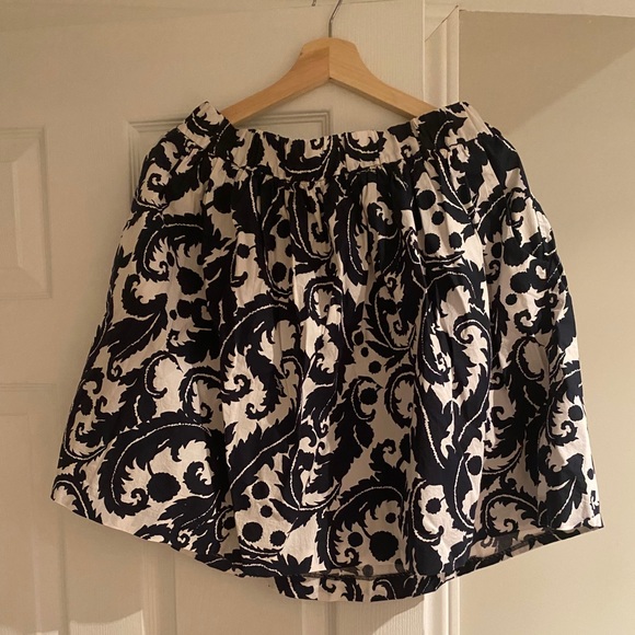 Banana Republic Patterned Skirt - Picture 1 of 3